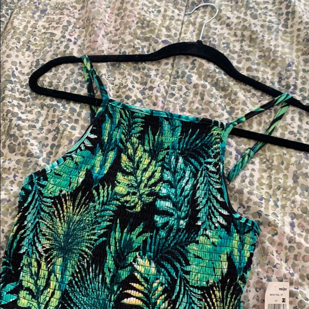 Romper - Picture 2 of 4